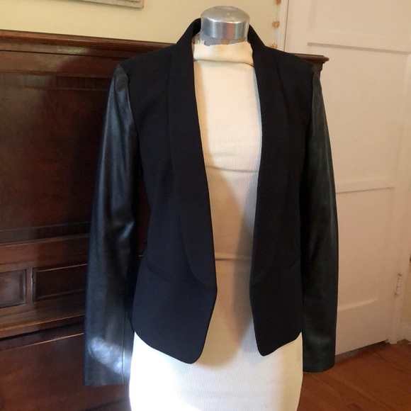 Beautiful Ann Taylor Loft Blazer Excellent Cond. - Picture 2 of 6